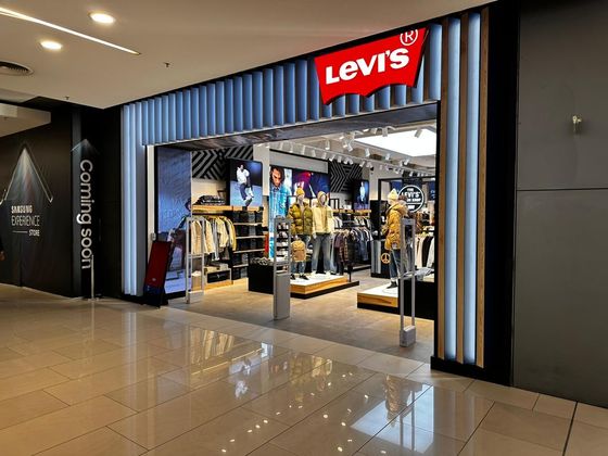 LED вътрешен екран P3 - магазин LEVI'S - РИНГ МОЛ гр.София