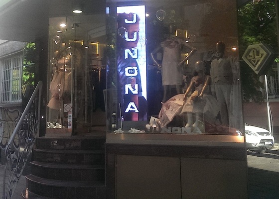 Доставка на HD LED indoor Display P4 на Модна къща"' Юнона "гр.София