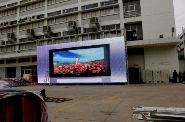 LED Outdoor Display Curtain P31.25 - Image 6