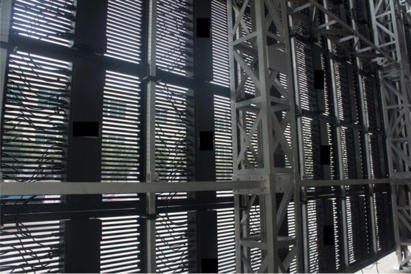 LED Outdoor Display Curtain P31.25 - Image 3