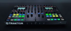 Traktor Kontrol S8 DJ Контролер
