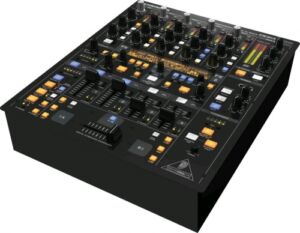 Behringer DDM4000