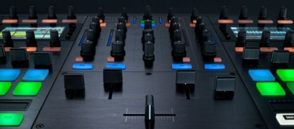 Traktor Kontrol S8 DJ Controller - Image 6