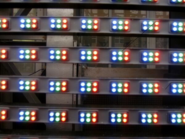 LED Outdoor Display Curtain P31.25 - Image 2