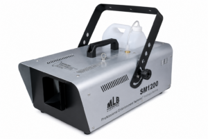 Професионална машина за сняг Malanbao SM1200 1200W – мощна snow machine за сценични ефекти, клубове, DJ партита, коледна декорация, театри и събития, с висок дебит на снежен ефект и професионална монтажна скоба.