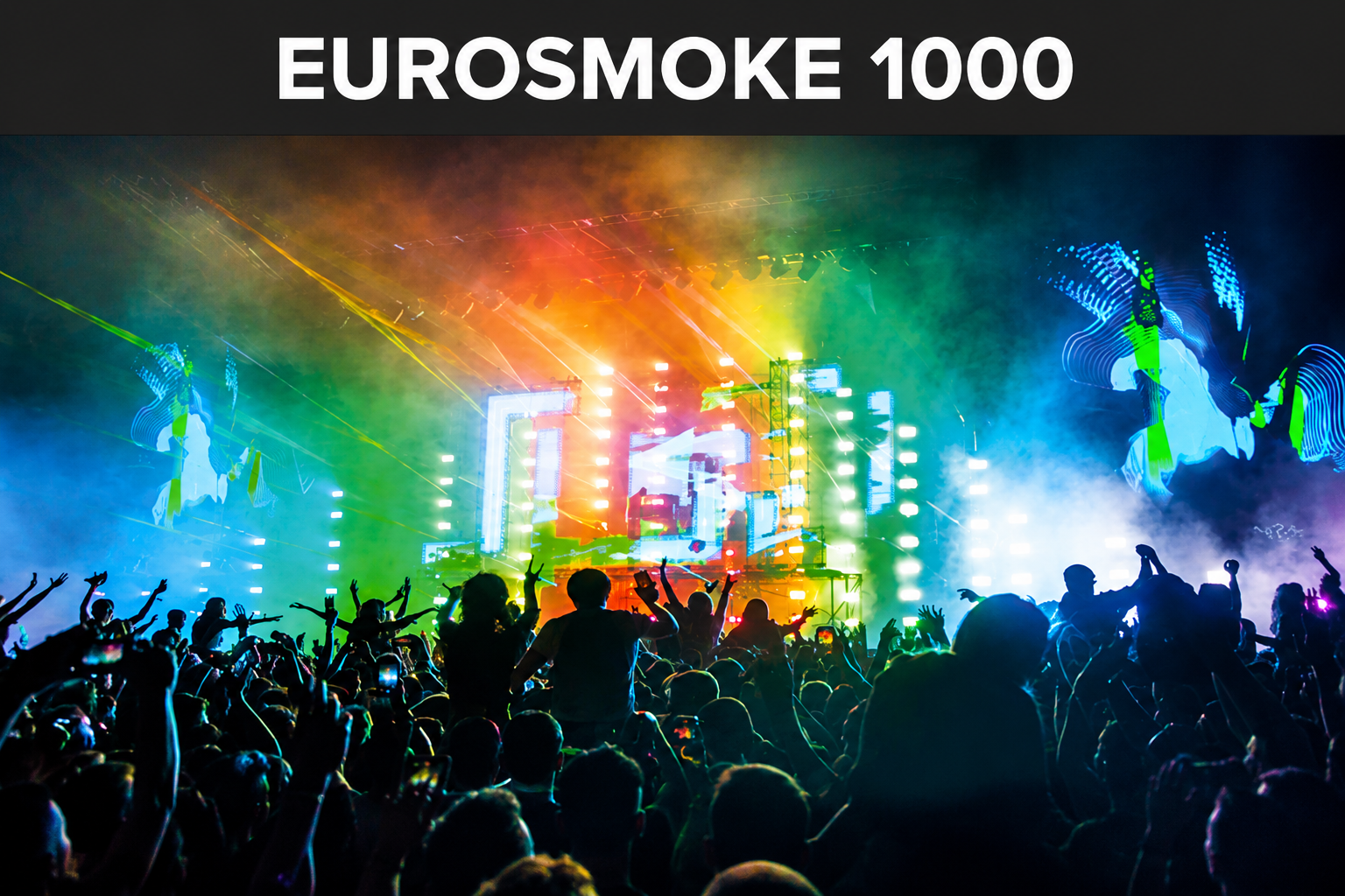 „Рекламна визия на EUROSMOKE 1000 по време на концерт и фестивално събитие с интензивни сценични светлини, лазери, димни ефекти и публика пред голяма сцена.“